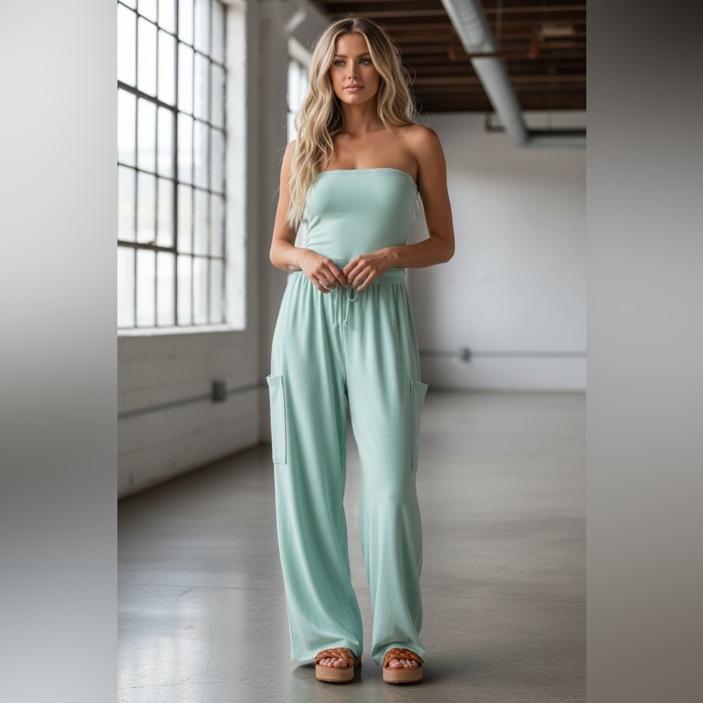 NWT Washed Drawstring Waist Strapless Cargo Pocket Wide Leg Jumpsuit Jumper - Picture 2 of 6